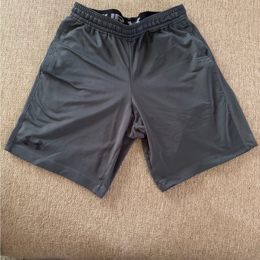 Under Armour Men's Gray Athletic Shorts
